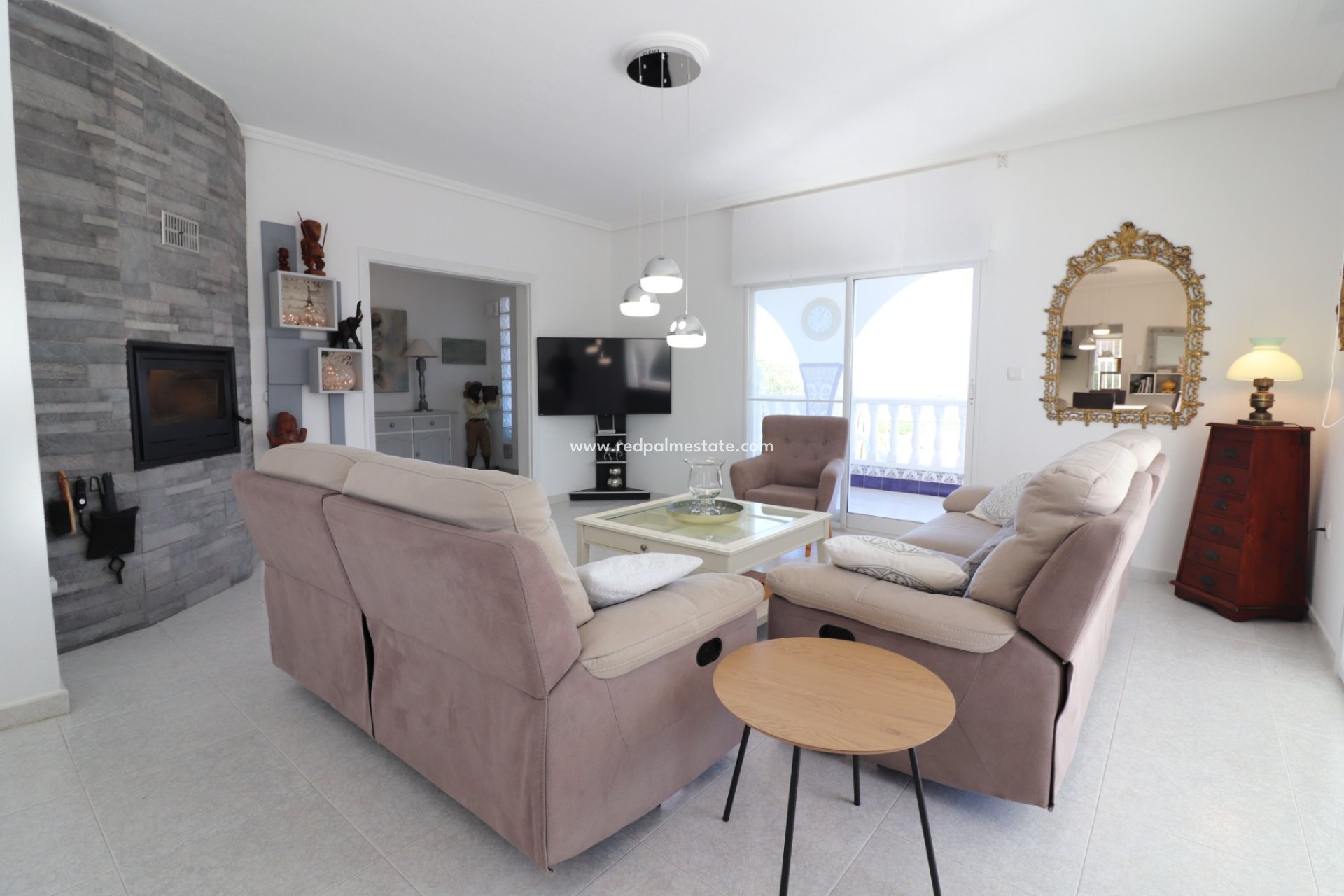 Återförsäljning - Villa -
Algorfa