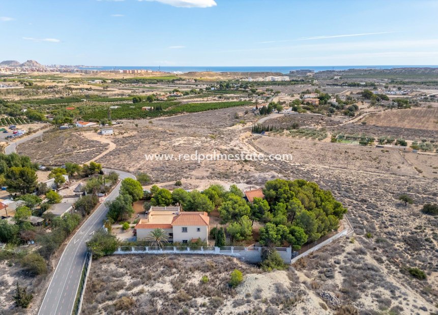 Återförsäljning - Villa -
Alicante - Ciudad De Asís - Font-calent - El Bacarot