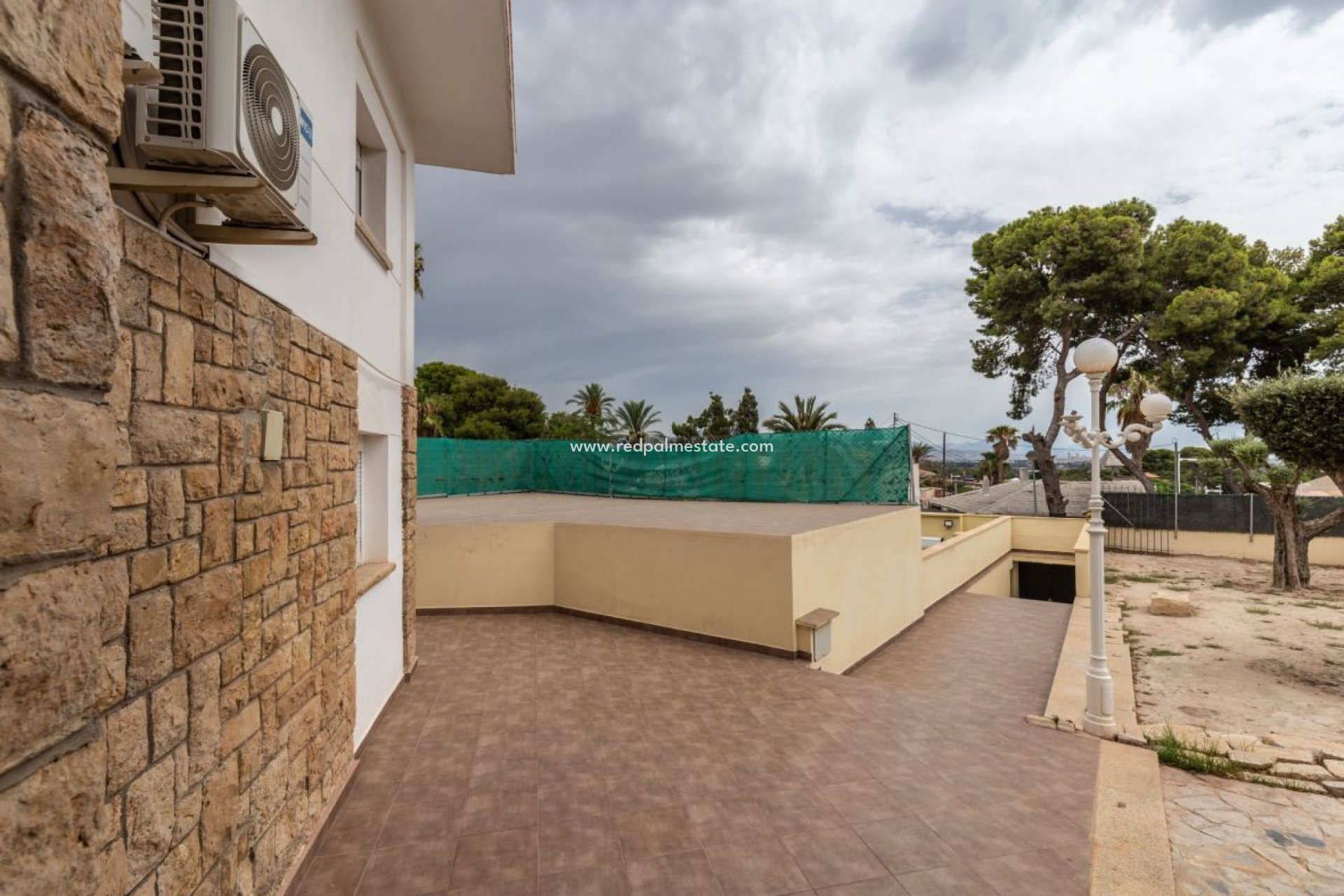 Återförsäljning - Villa -
Alicante - Costa Blanca