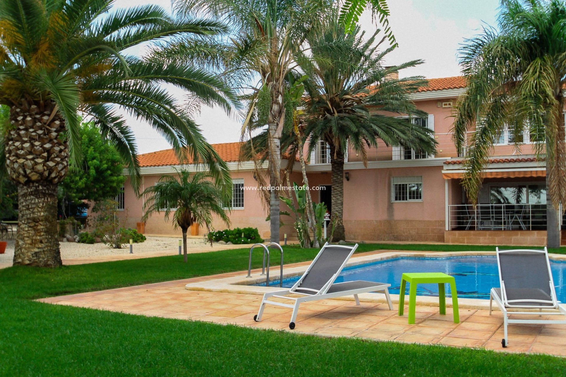 Återförsäljning - Villa -
Alicante - Inland
