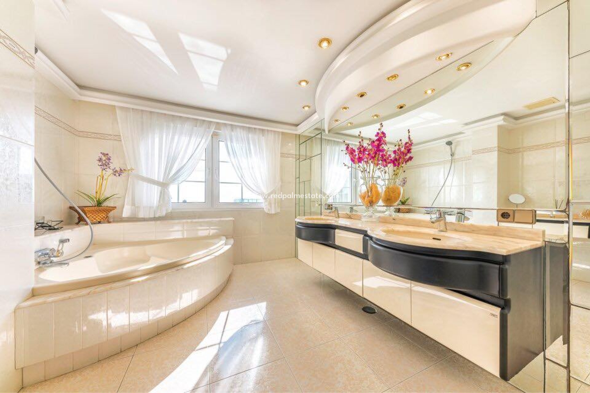 Återförsäljning - Villa -
Alicante - Playa San Juan