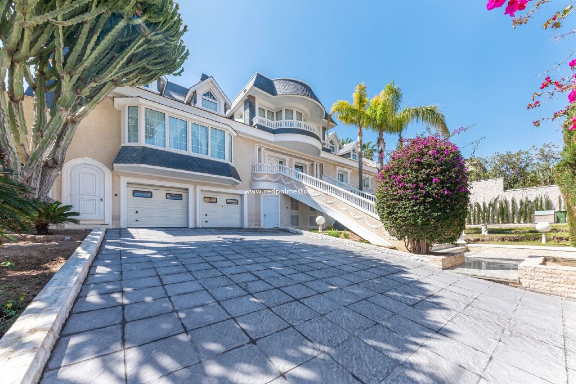 Återförsäljning - Villa -
Alicante - Playa San Juan