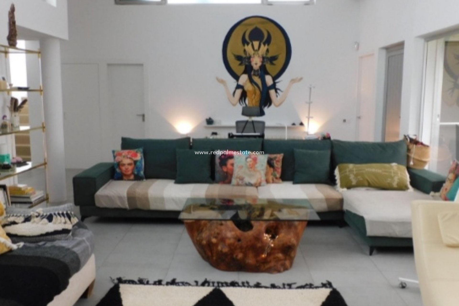 Återförsäljning - Villa -
Alicante