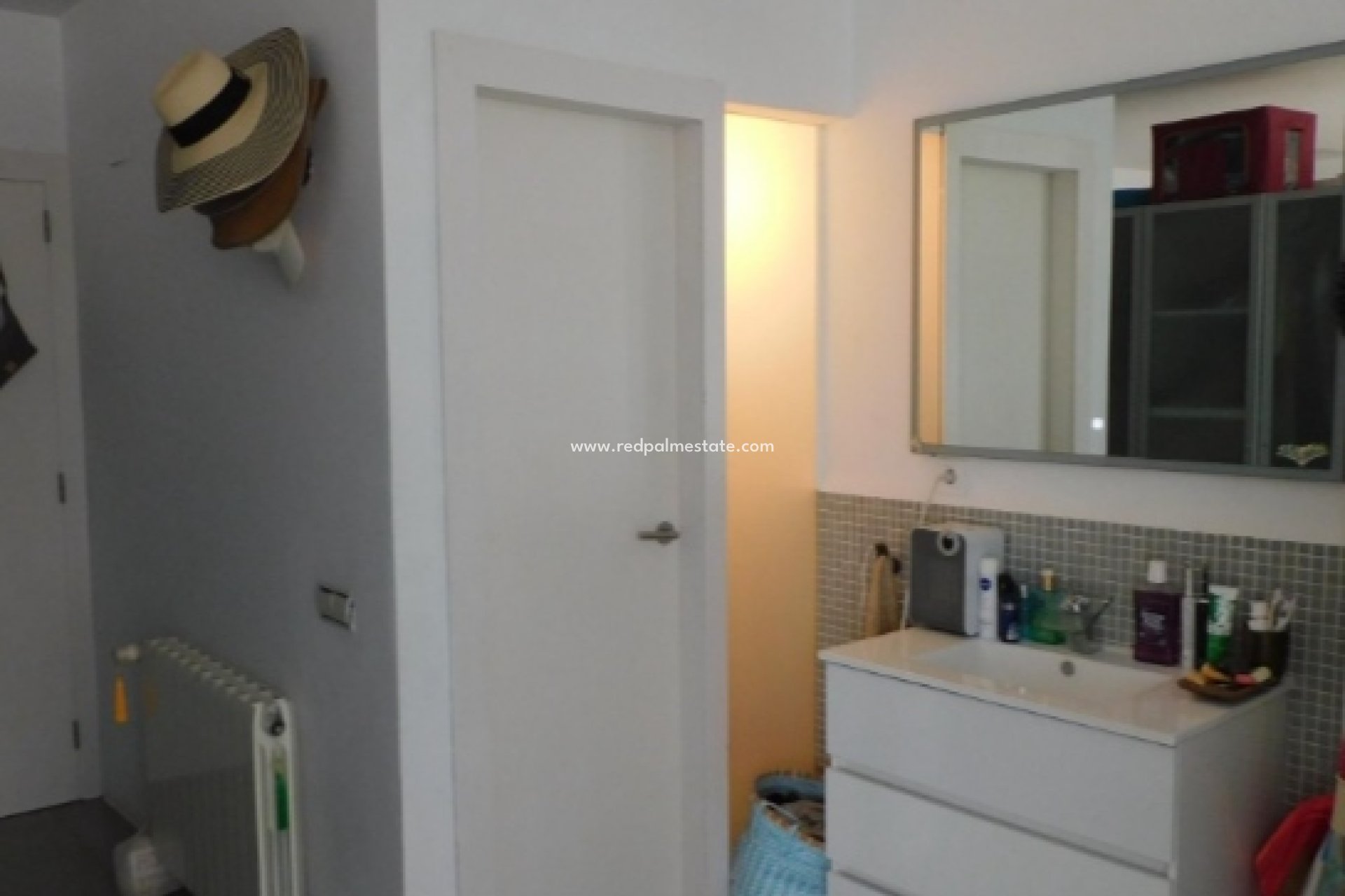 Återförsäljning - Villa -
Alicante