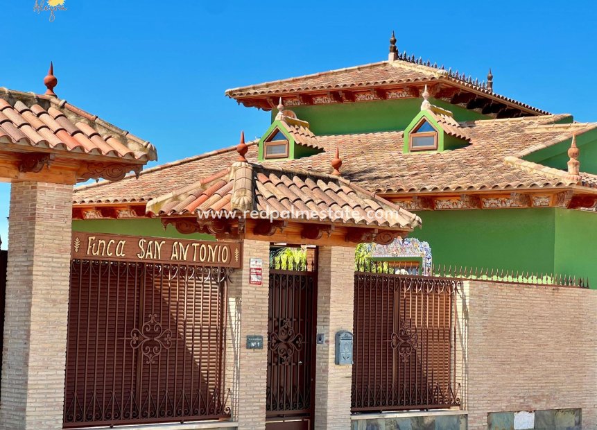 Återförsäljning - Villa -
Almoradí