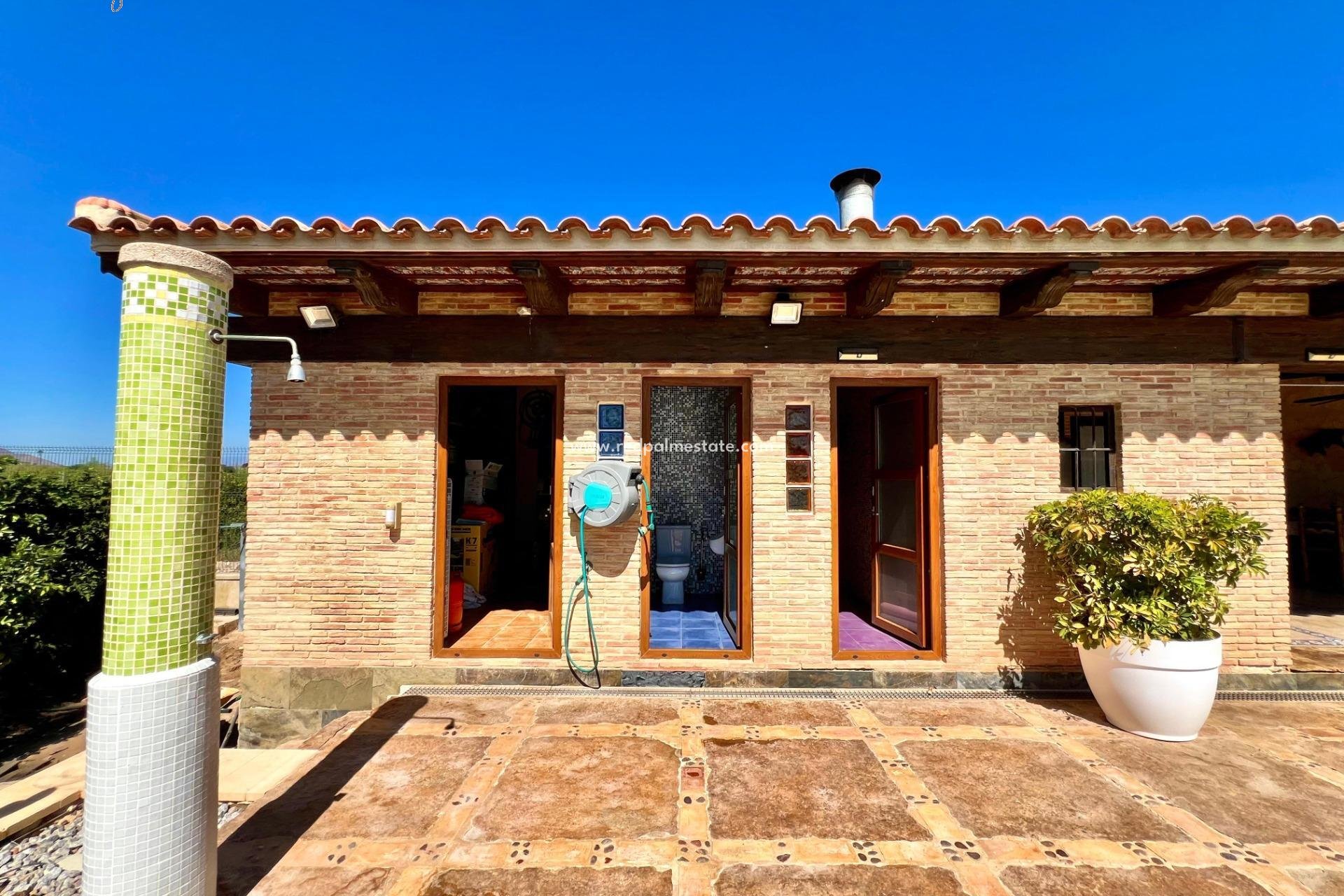 Återförsäljning - Villa -
Almoradí