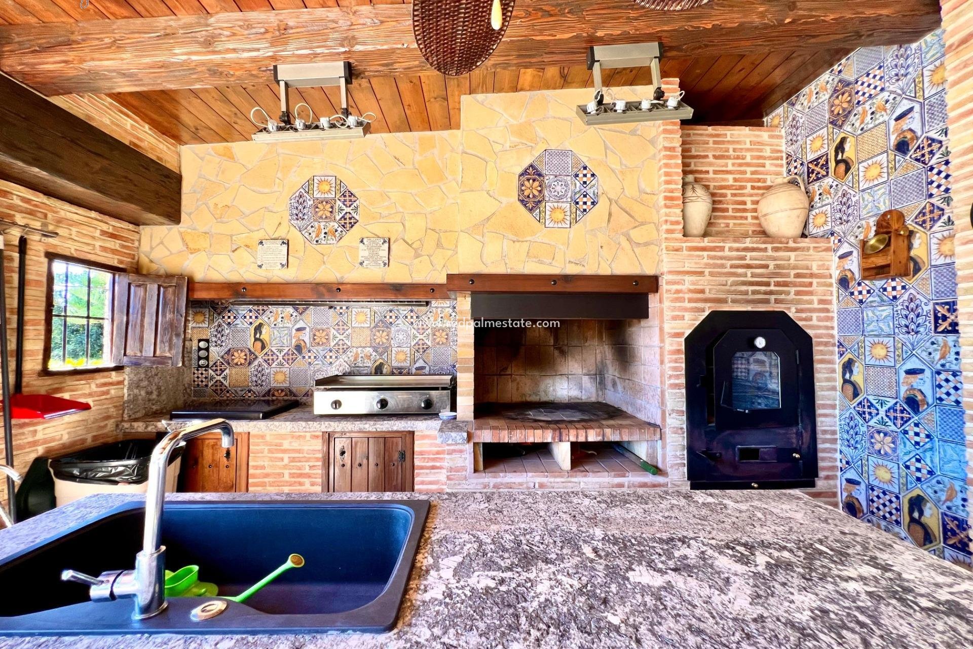 Återförsäljning - Villa -
Almoradí