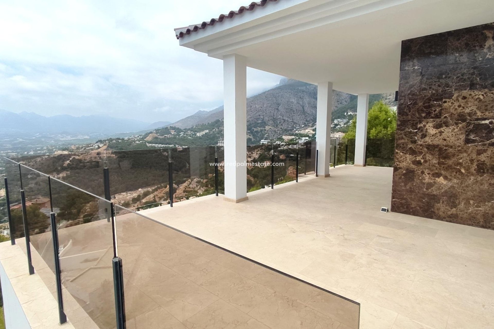 Återförsäljning - Villa -
Altea - Altea Hills