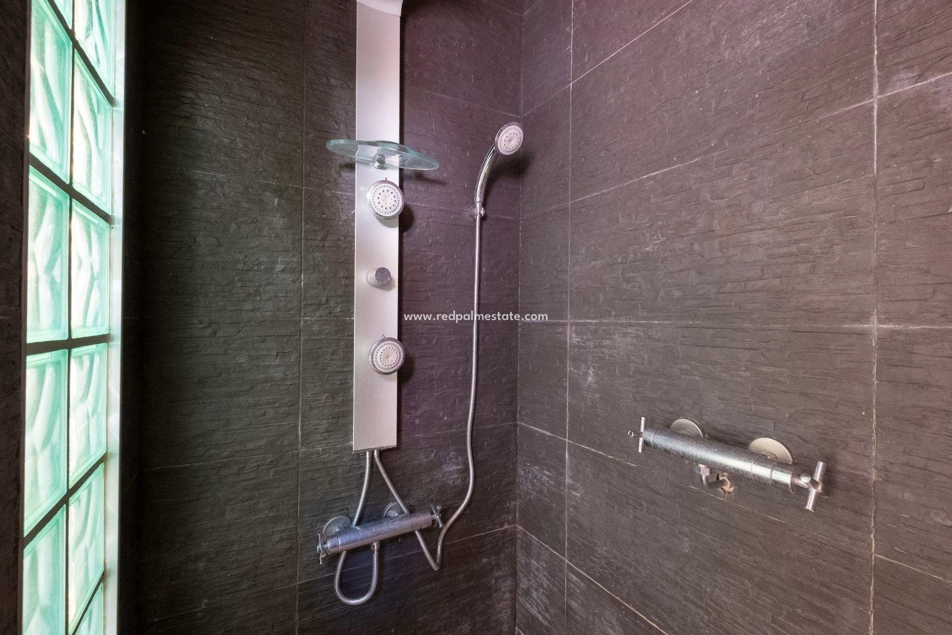 Återförsäljning - Villa -
Altea - Balcón De Altea