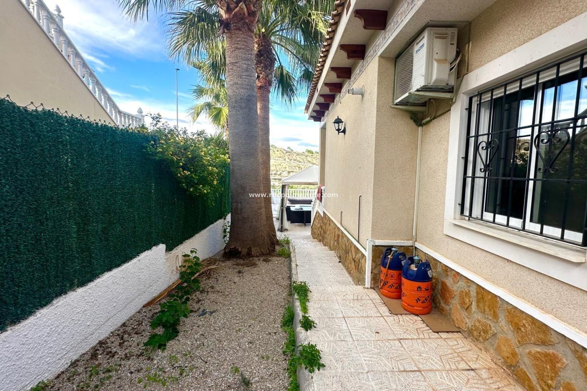 Återförsäljning - Villa -
Bigastro - Comunidad Valenciana