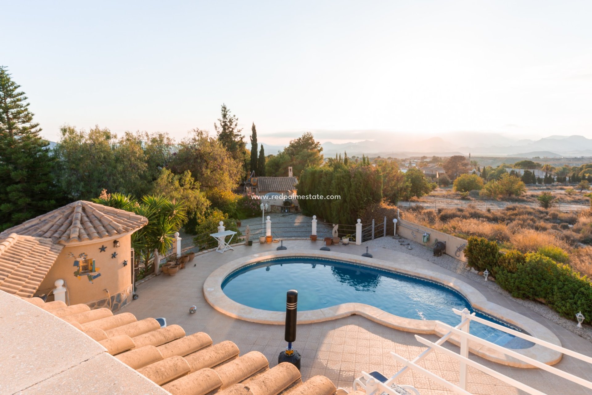 Återförsäljning - Villa -
Busot - Costa Blanca