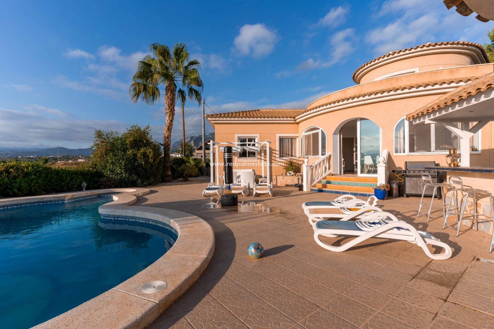 Återförsäljning - Villa -
Busot - Costa Blanca