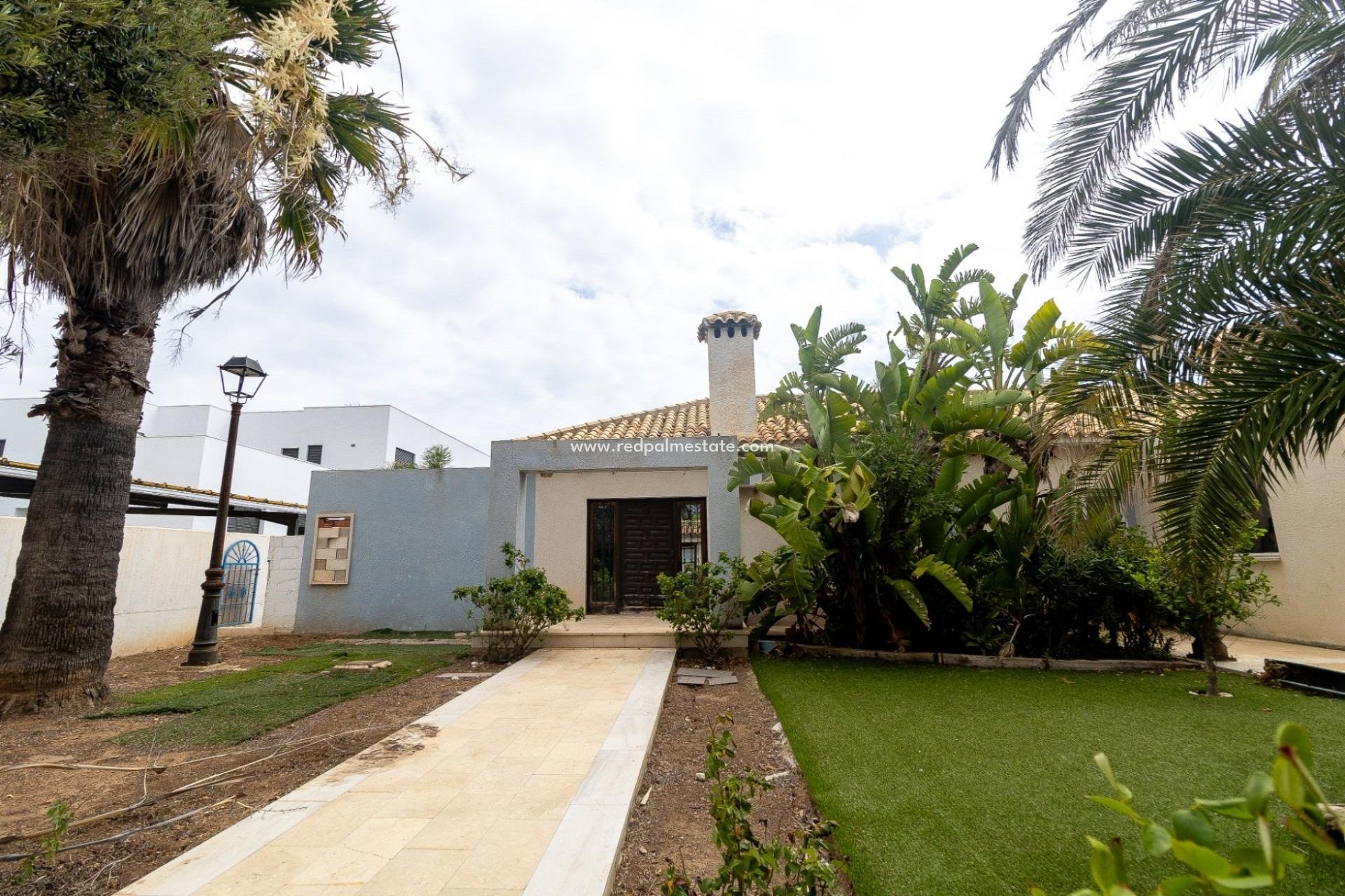 Återförsäljning - Villa -
Cabo Roig - La Zenia