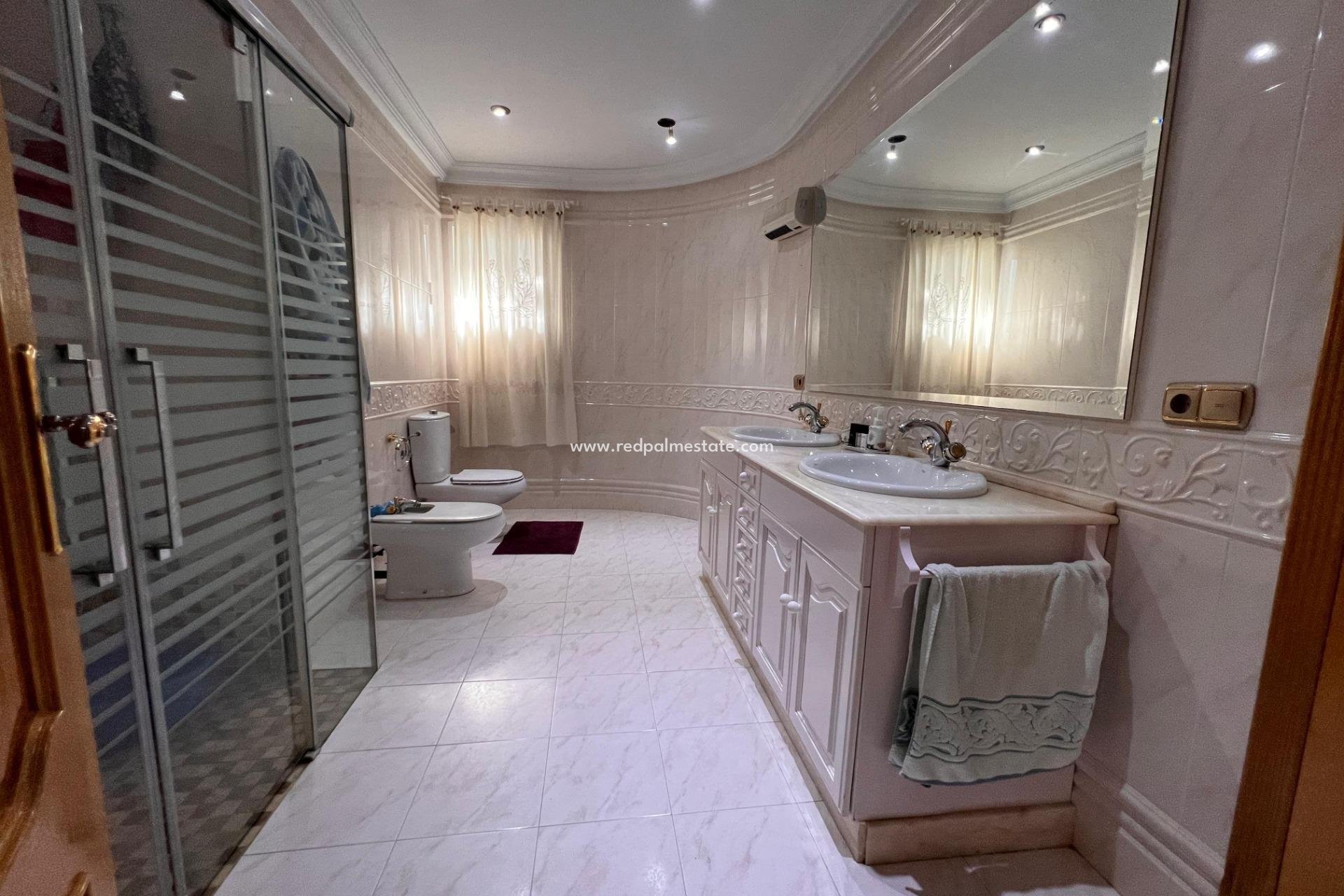 Återförsäljning - Villa -
Callosa de Segura - Comunidad valenciana