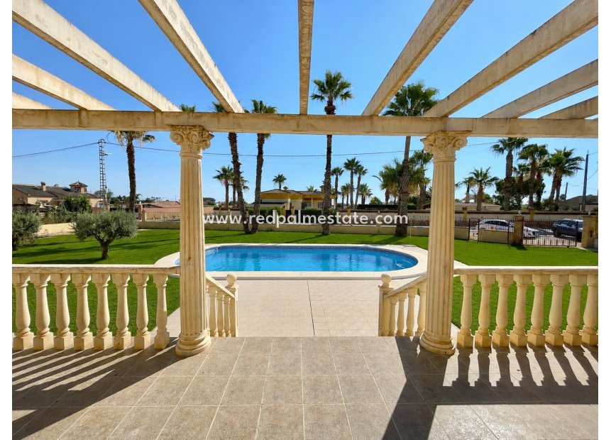 Återförsäljning - Villa -
Catral - Costa Blanca