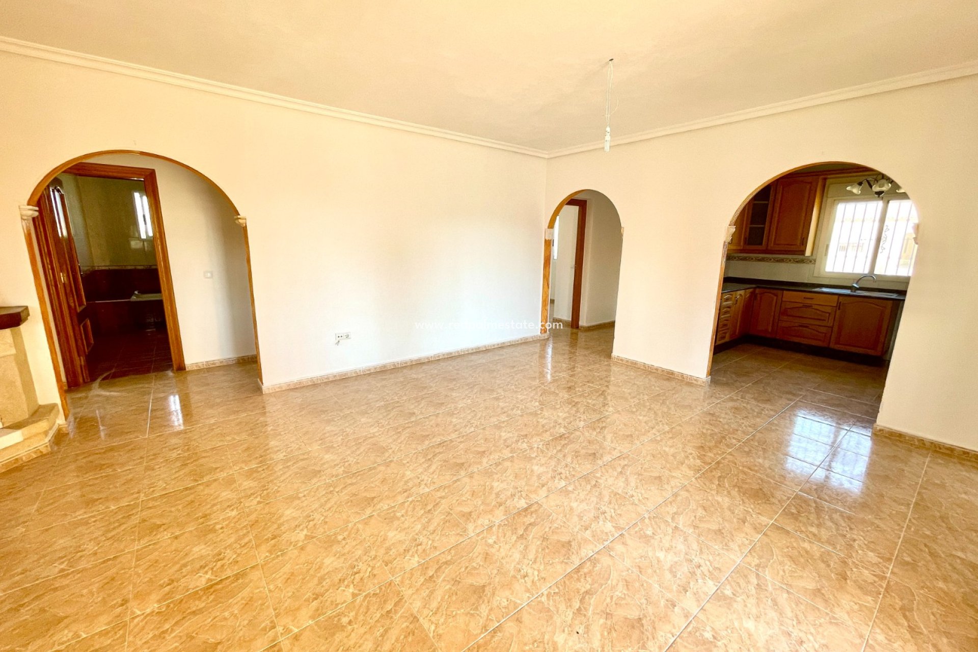 Återförsäljning - Villa -
Catral - Costa Blanca