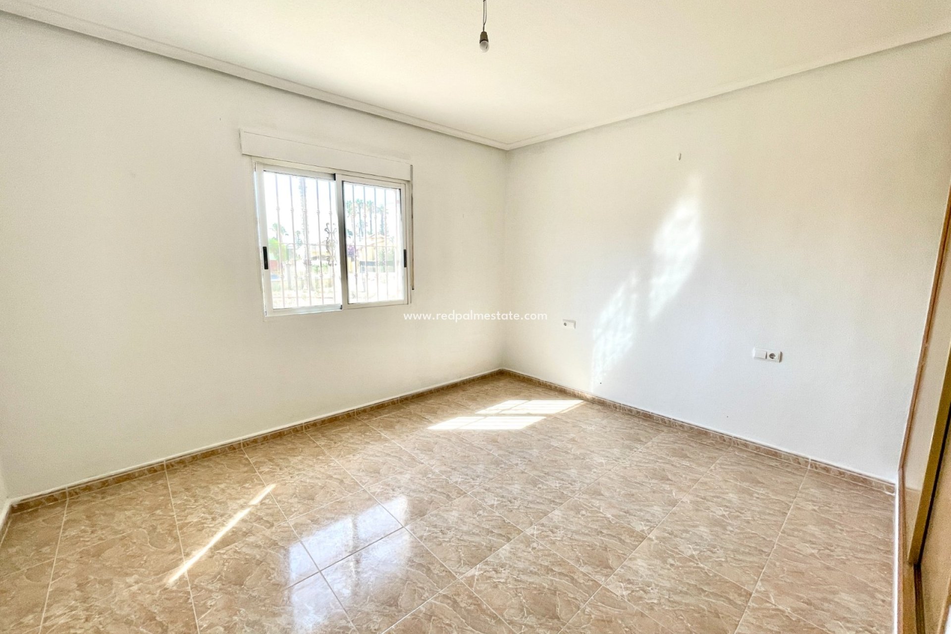 Återförsäljning - Villa -
Catral - Costa Blanca