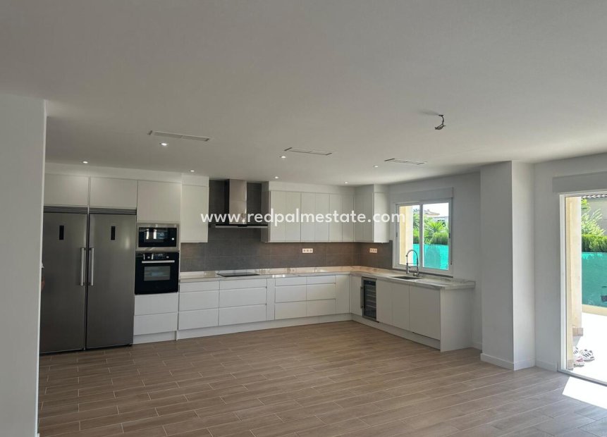 Återförsäljning - Villa -
Catral - Costa Blanca