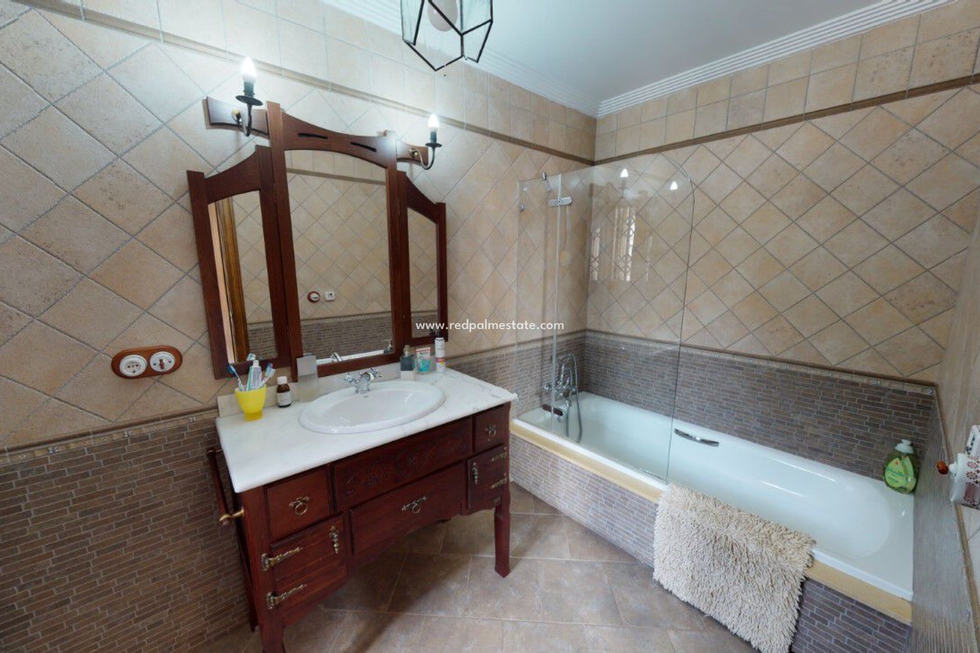 Återförsäljning - Villa -
Catral - Costa Blanca