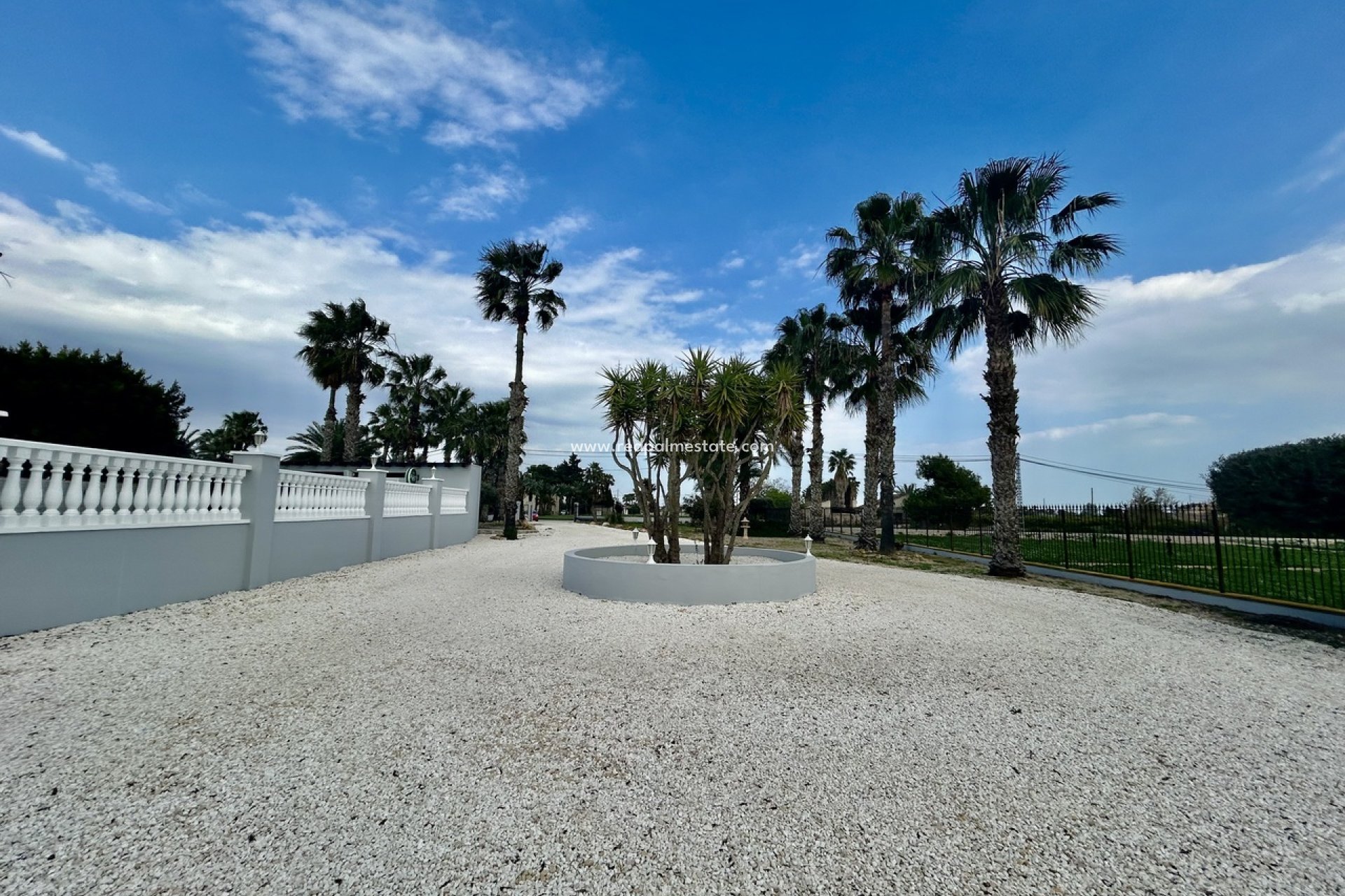 Återförsäljning - Villa -
Catral - Costa Blanca