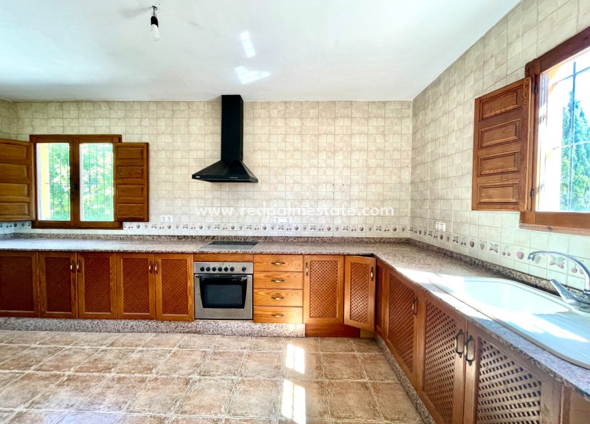 Återförsäljning - Villa -
Catral - Costa Blanca