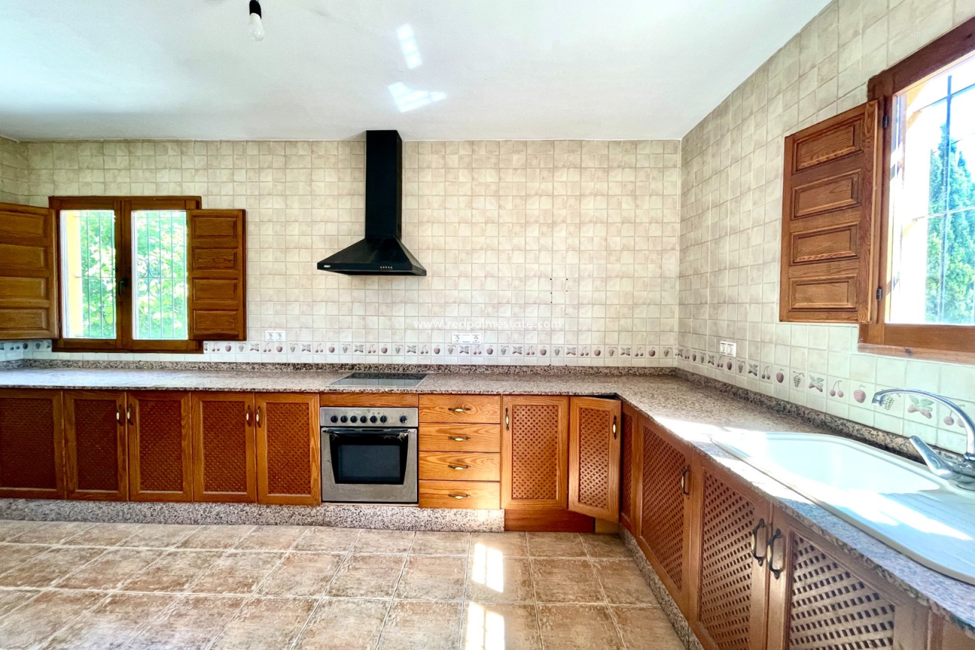 Återförsäljning - Villa -
Catral - Costa Blanca