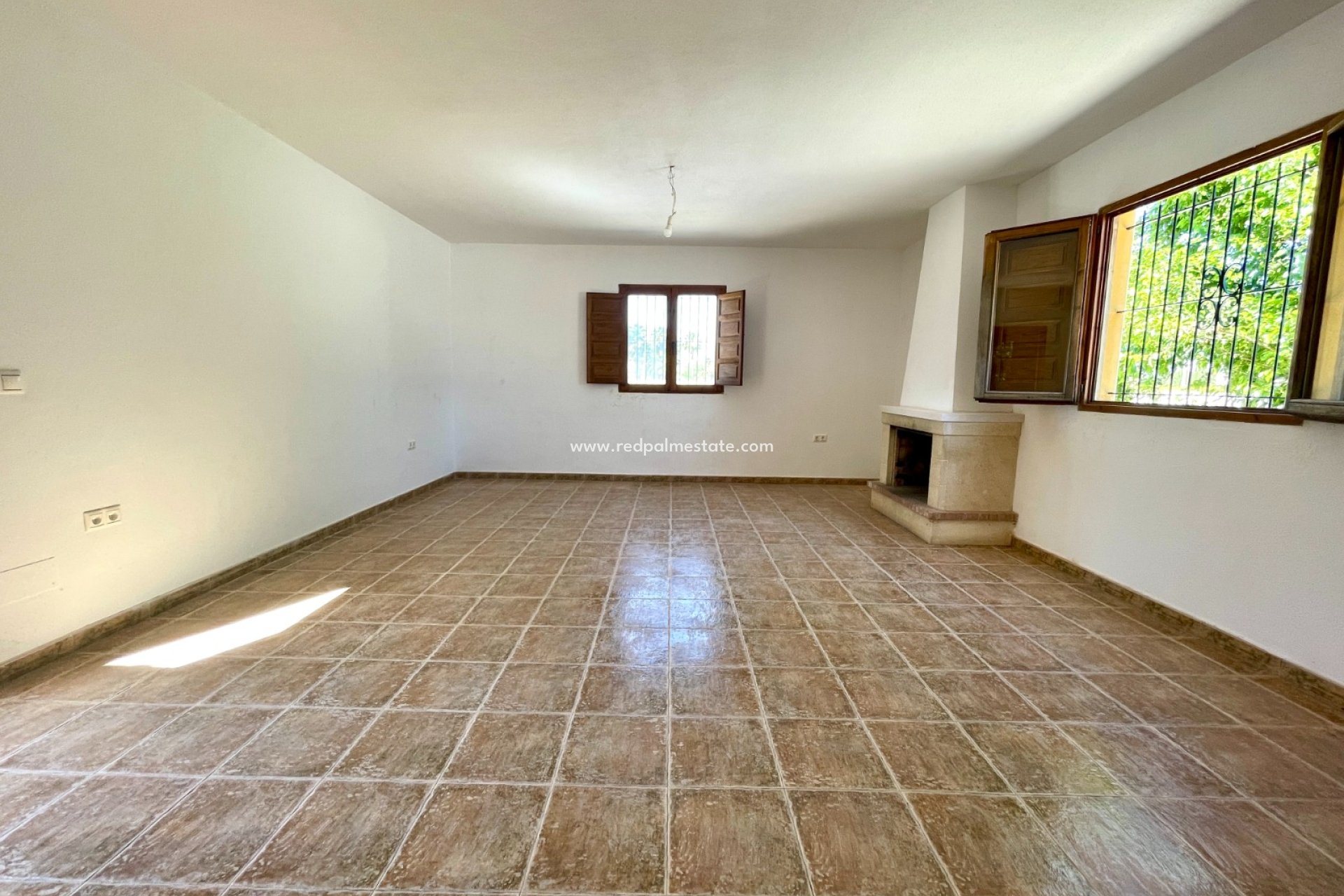 Återförsäljning - Villa -
Catral - Costa Blanca