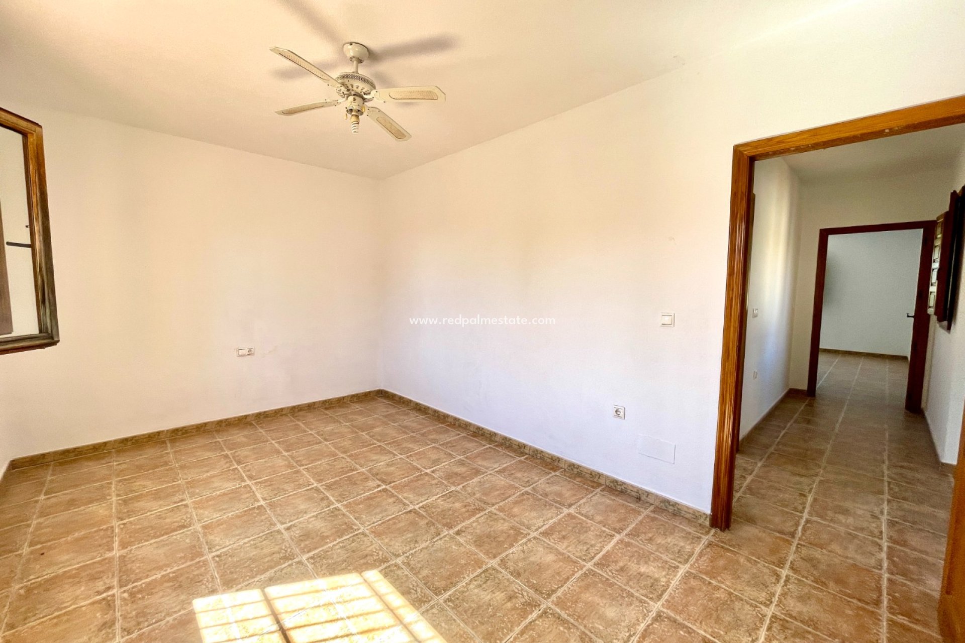 Återförsäljning - Villa -
Catral - Costa Blanca