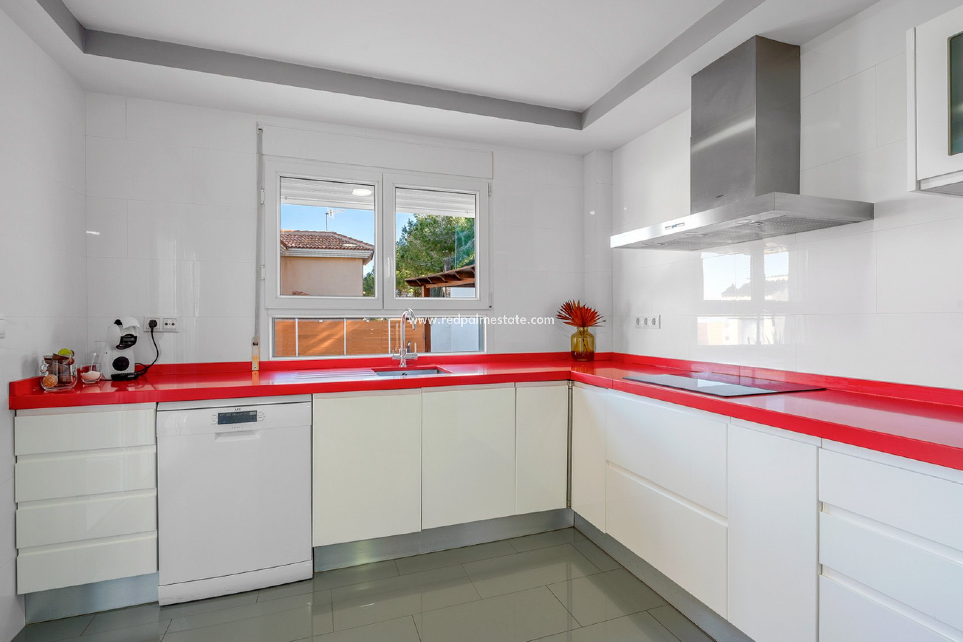 Återförsäljning - Villa -
Ciudad De Las Comunicaciones - Costa Blanca