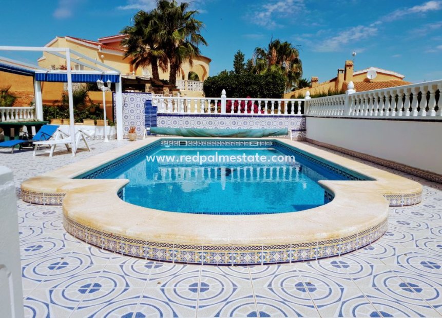 Återförsäljning - Villa -
Ciudad quesada - Costa Blanca