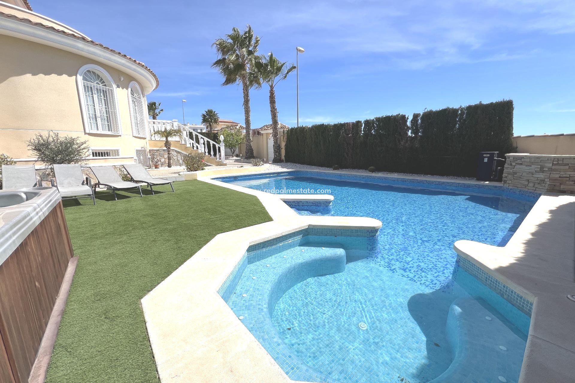 Återförsäljning - Villa -
Ciudad quesada - Costa Blanca