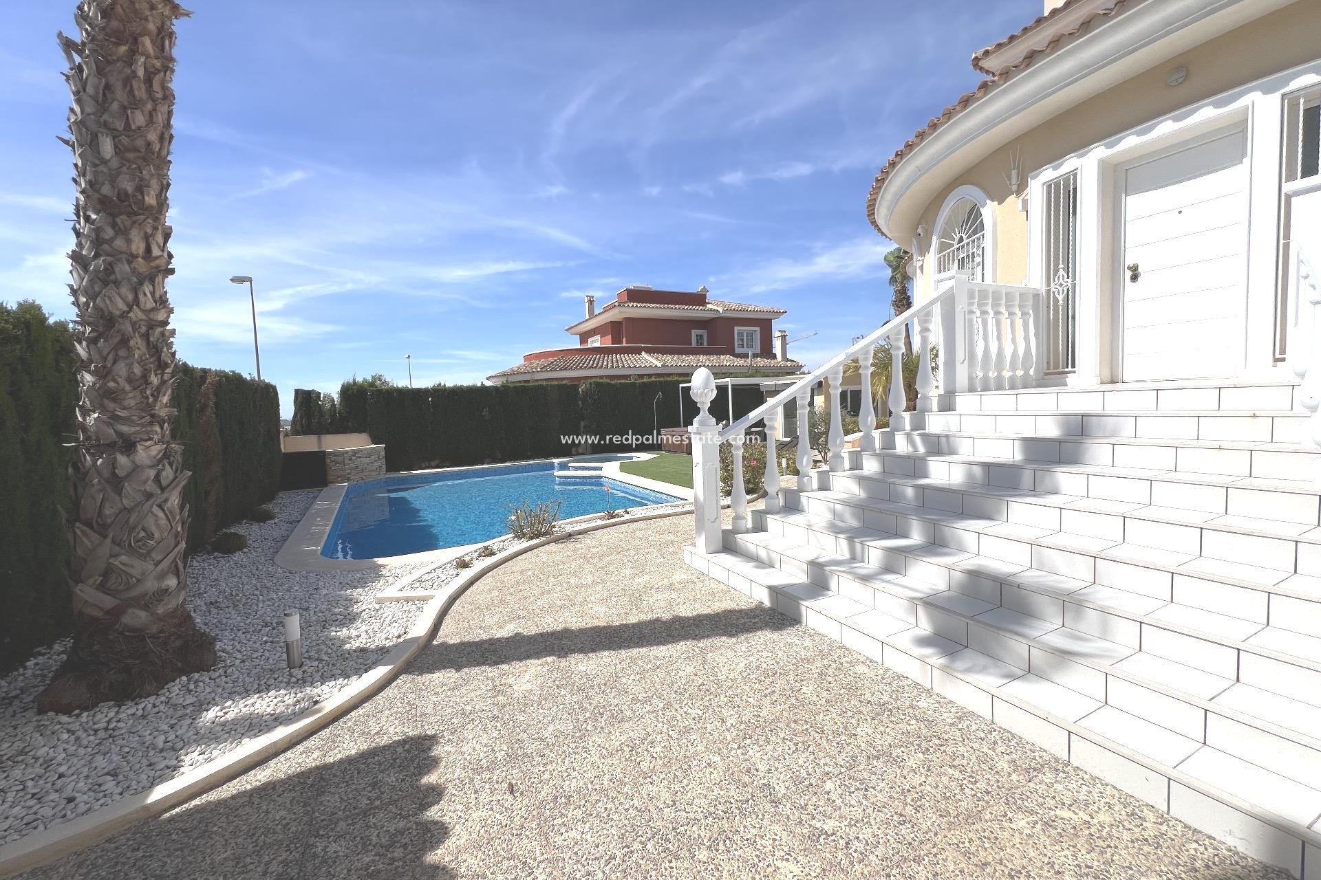 Återförsäljning - Villa -
Ciudad quesada - Costa Blanca