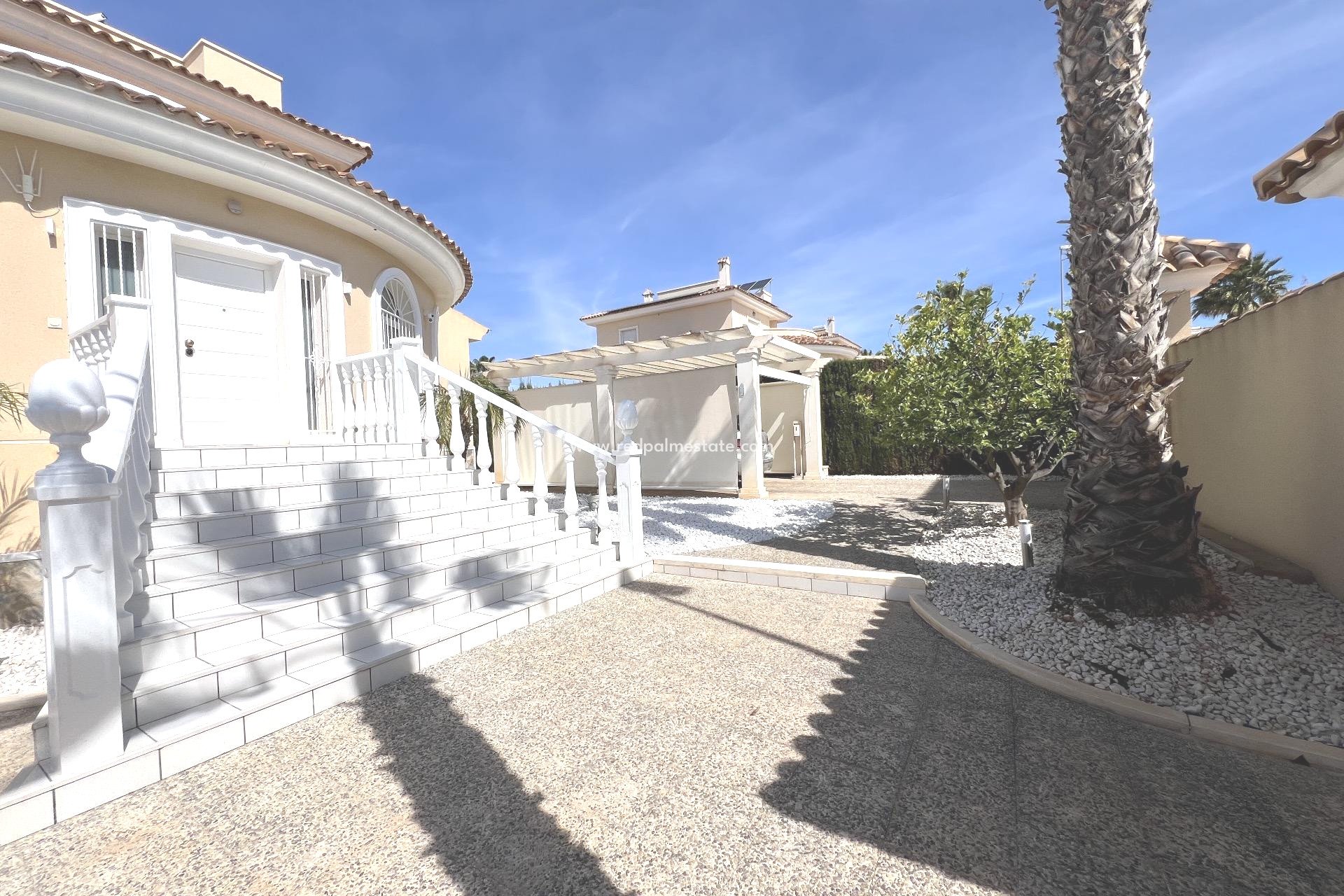 Återförsäljning - Villa -
Ciudad quesada - Costa Blanca