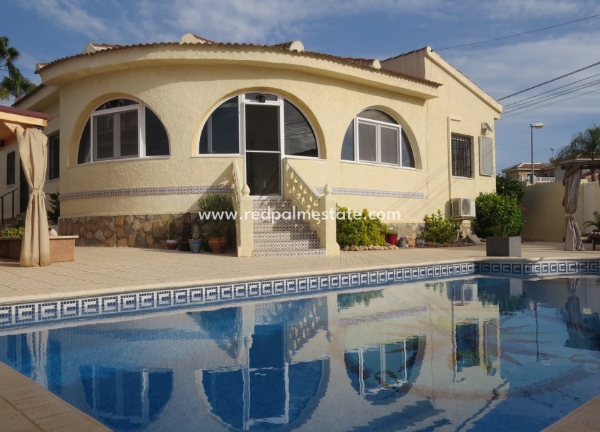 Återförsäljning - Villa -
Ciudad quesada - Costa Blanca