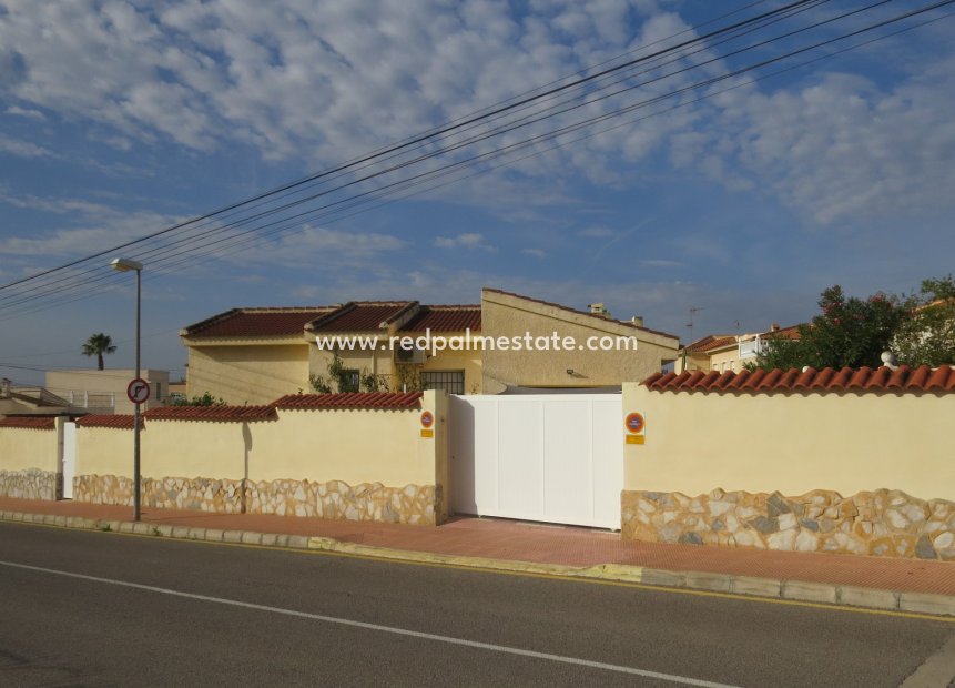 Återförsäljning - Villa -
Ciudad quesada - Costa Blanca