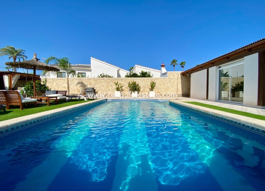 Återförsäljning - Villa -
Ciudad Quesada