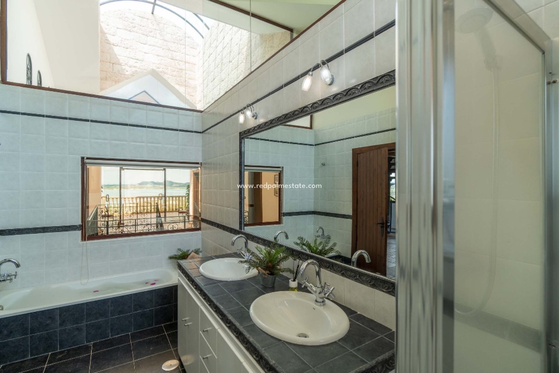 Återförsäljning - Villa -
Costa Blanca - Orihuela Costa