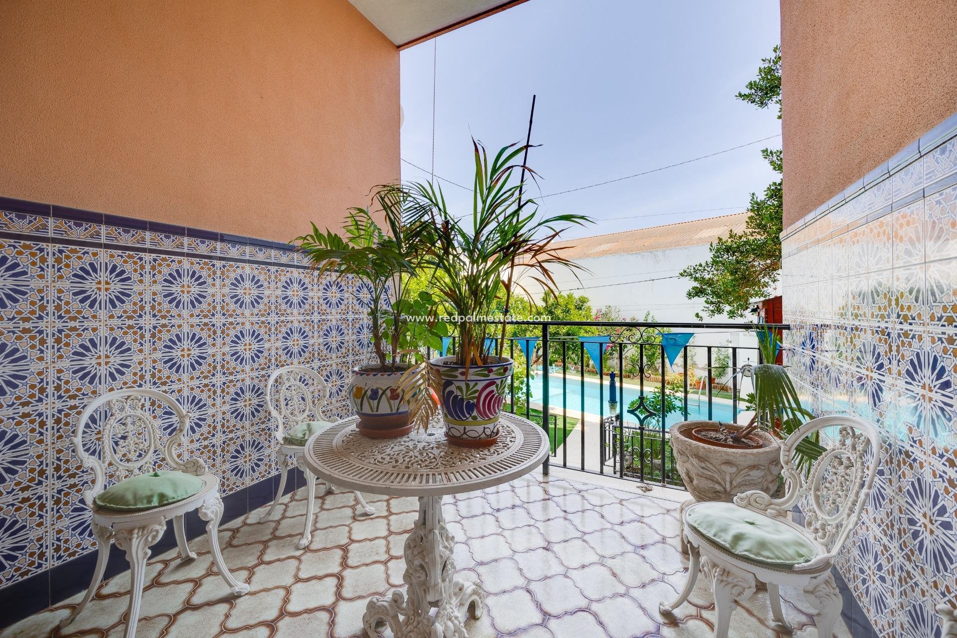 Återförsäljning - Villa -
Cox - Callosa de Segura