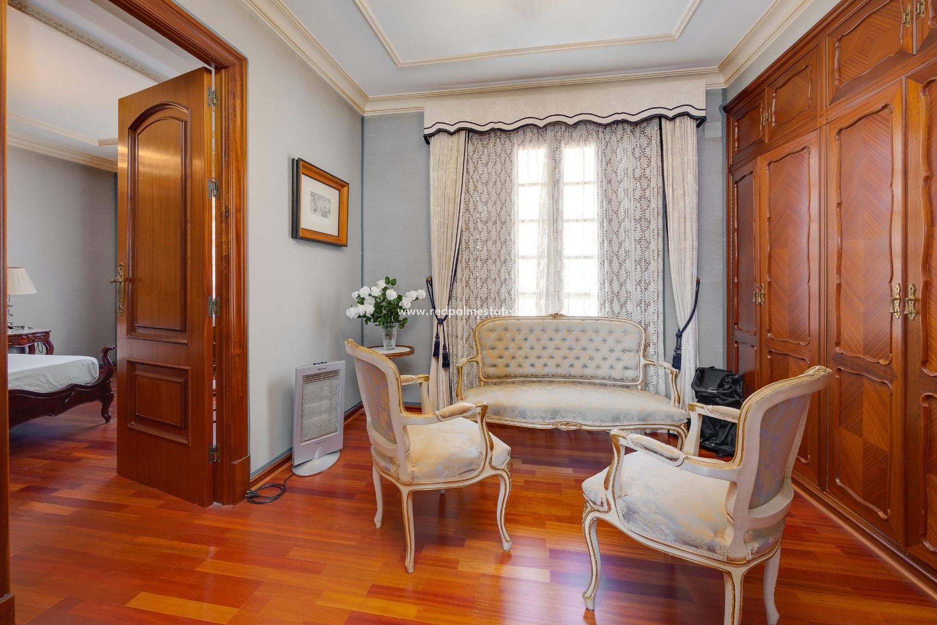 Återförsäljning - Villa -
Cox - Callosa de Segura