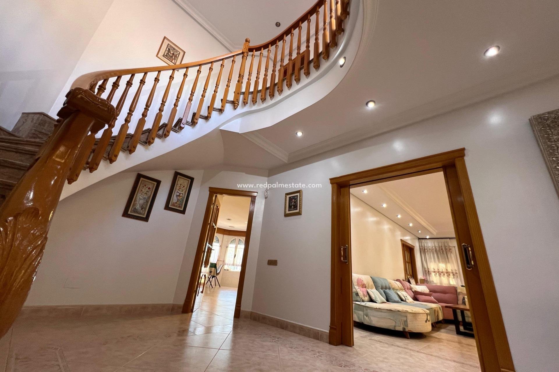 Återförsäljning - Villa -
Cox - Callosa de Segura