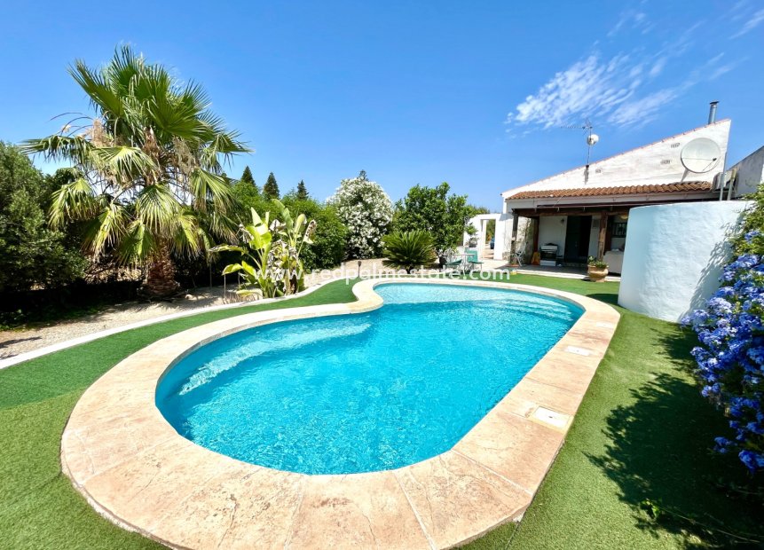 Återförsäljning - Villa -
Daya Nueva - Costa Blanca