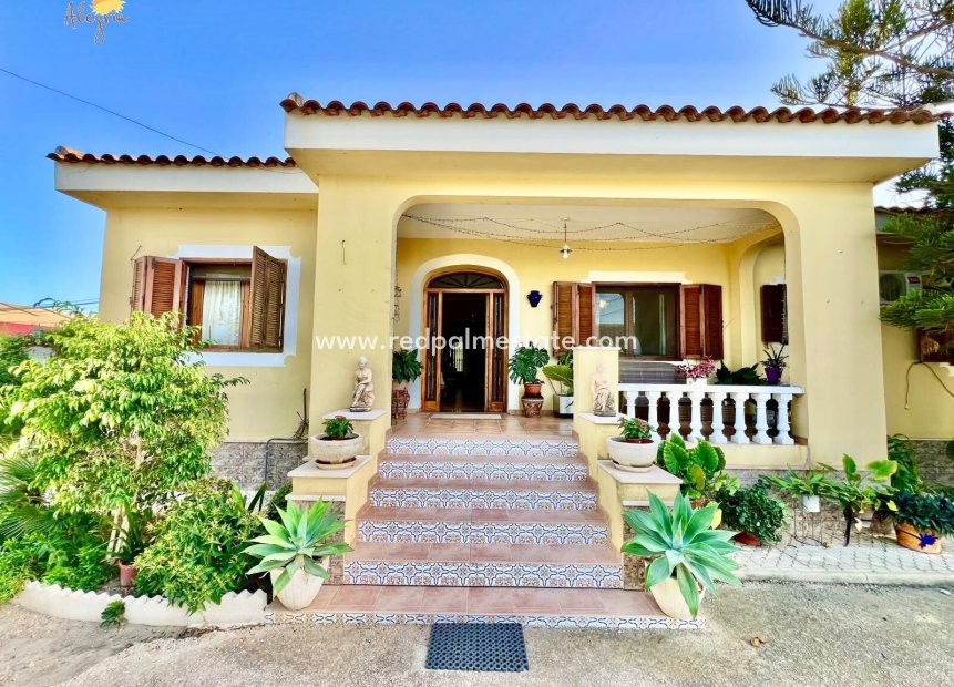 Återförsäljning - Villa -
Daya Vieja - Costa Blanca Sur