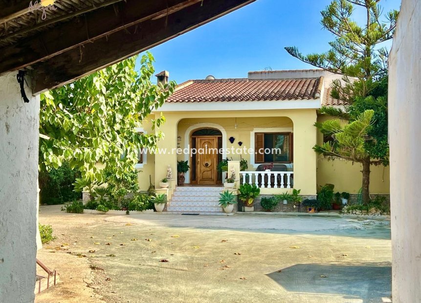 Återförsäljning - Villa -
Daya Vieja - Costa Blanca Sur