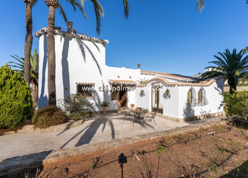 Återförsäljning - Villa -
Denia