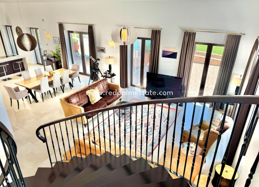 Återförsäljning - Villa -
Dolores - Comunidad Valenciana