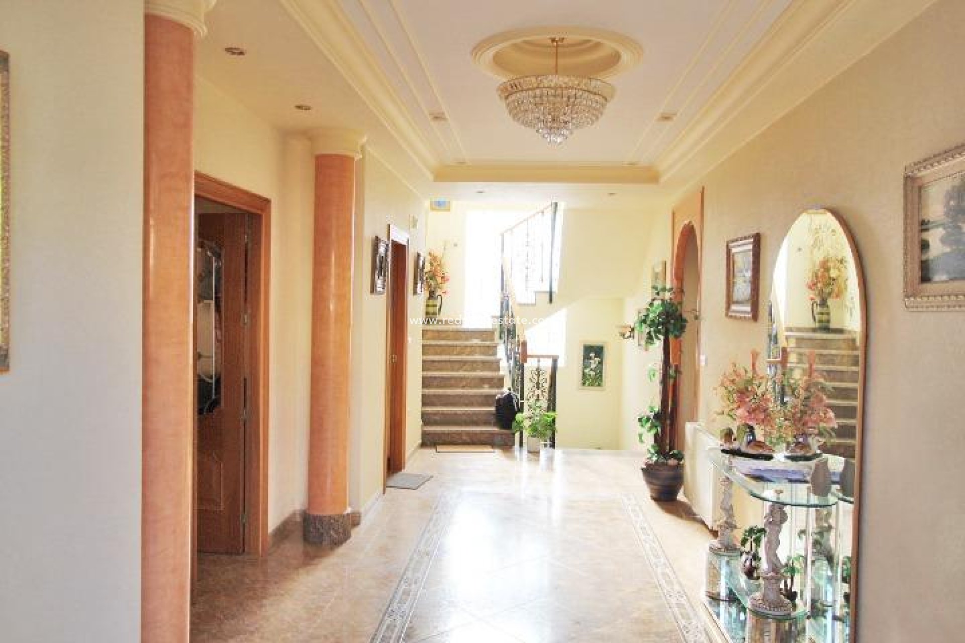 Återförsäljning - Villa -
Elche - Altabix