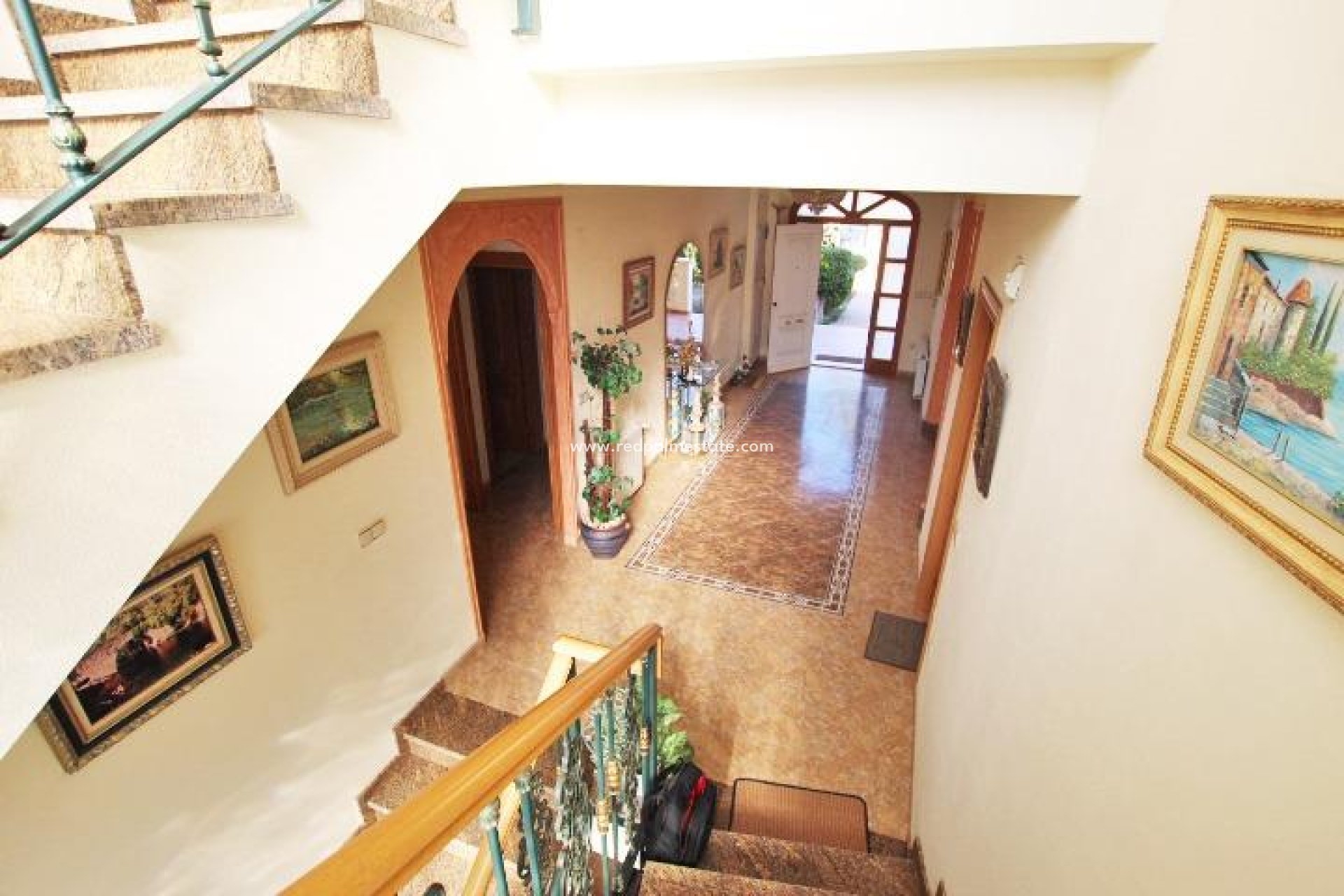 Återförsäljning - Villa -
Elche - Altabix