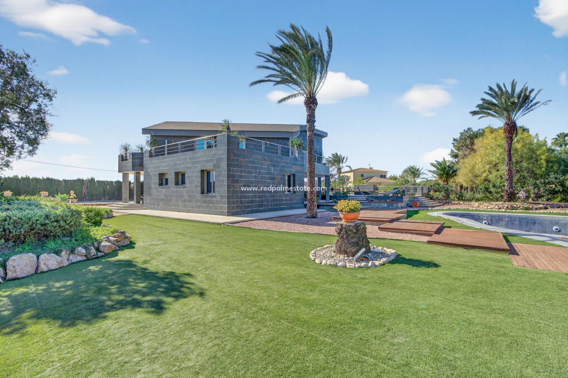 Återförsäljning - Villa -
Elche