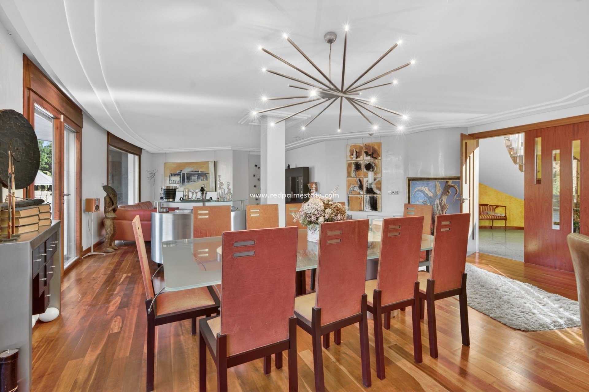 Återförsäljning - Villa -
Elche