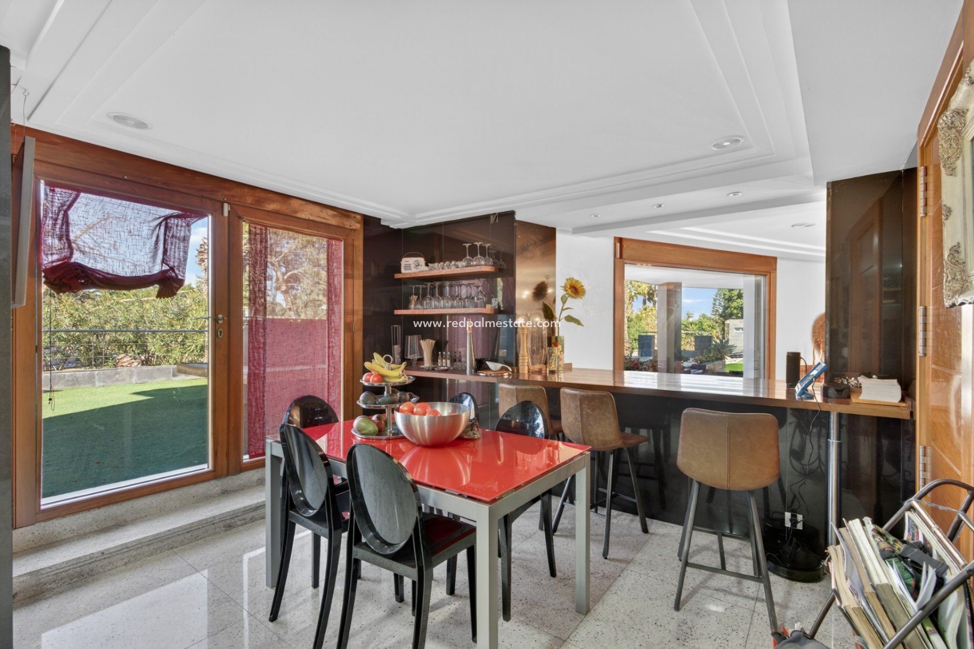 Återförsäljning - Villa -
Elche